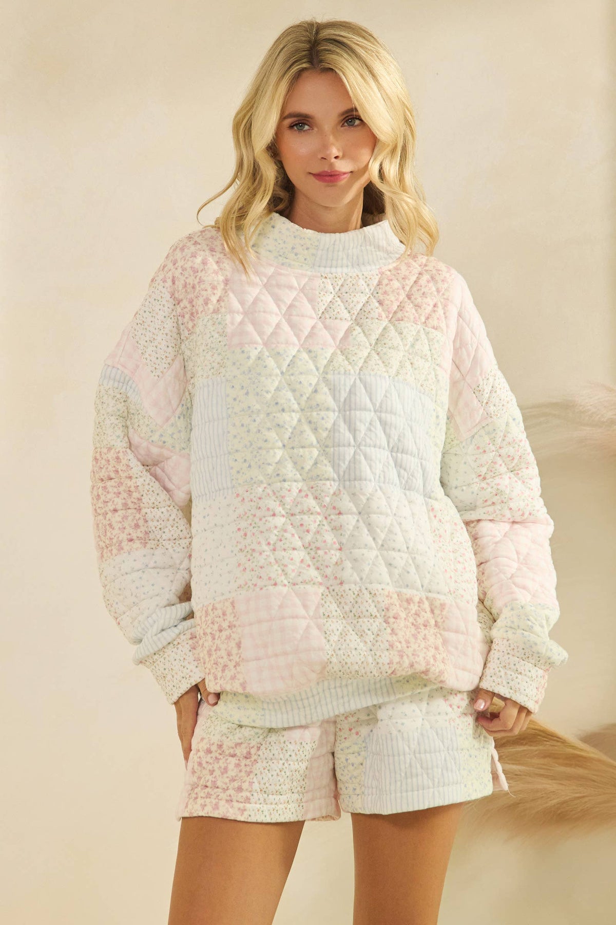 Veveret Floral Mockneck Sweater