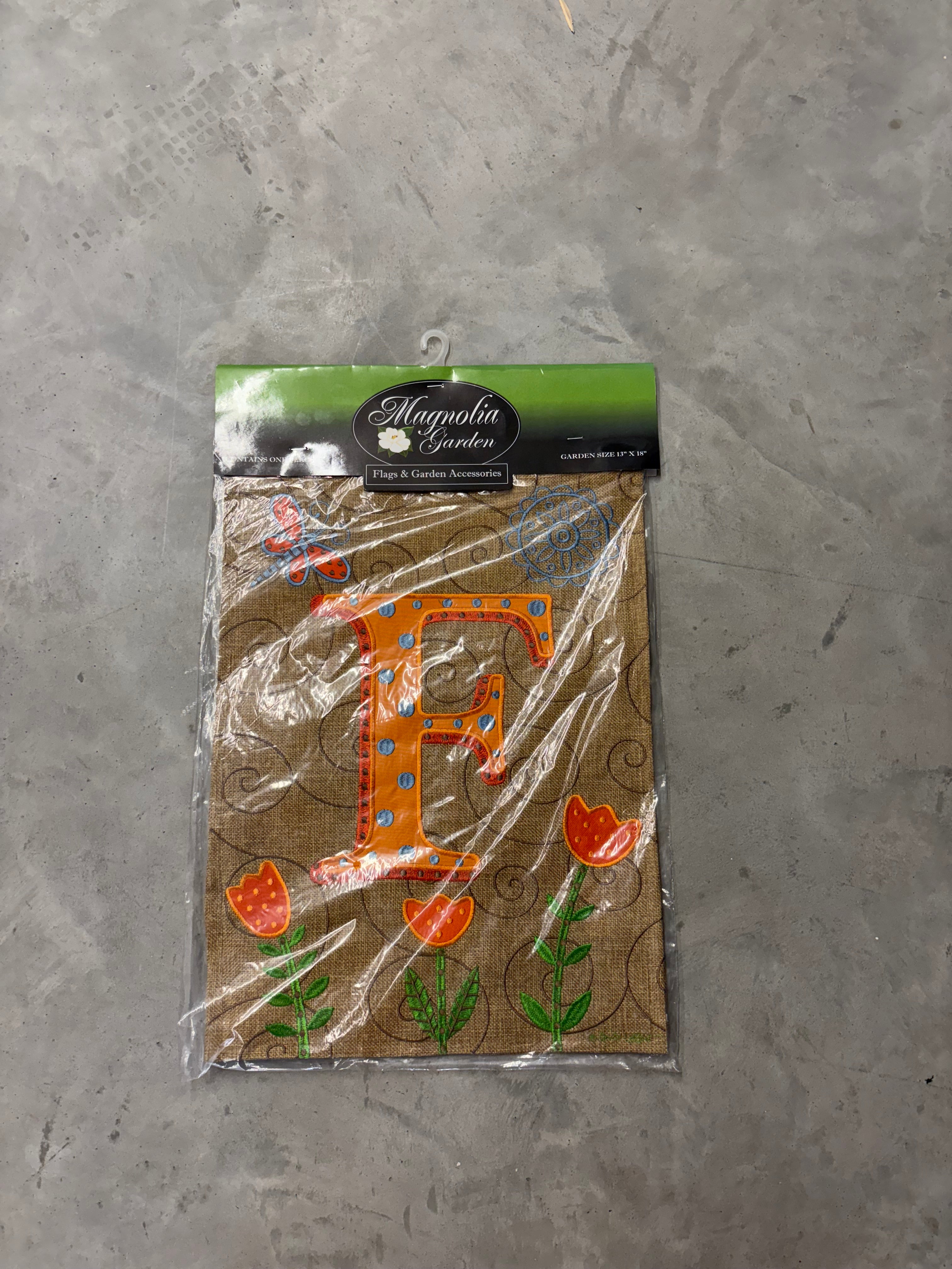Magnolia Garden spring letter flag