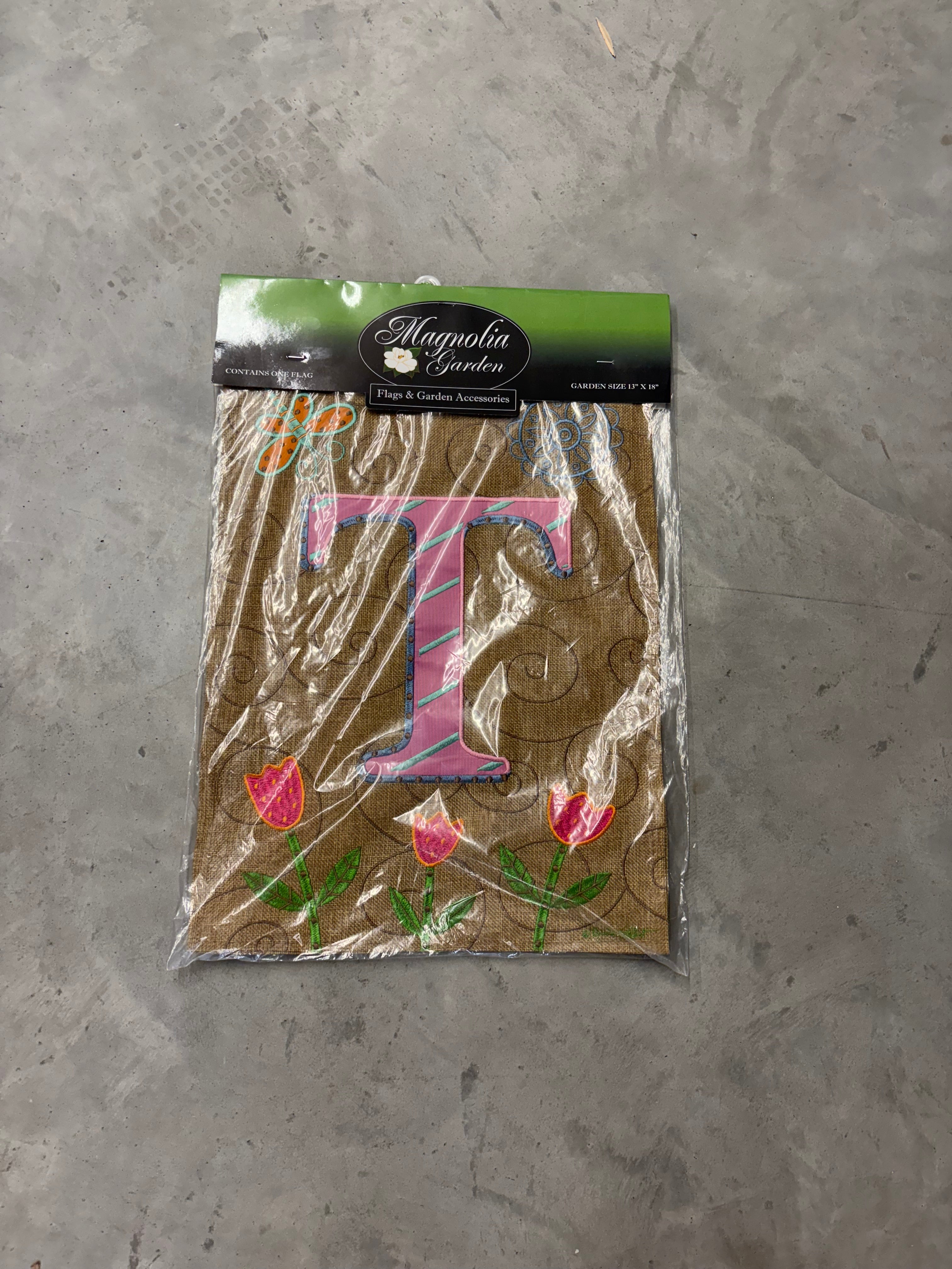 Magnolia Garden spring letter flag