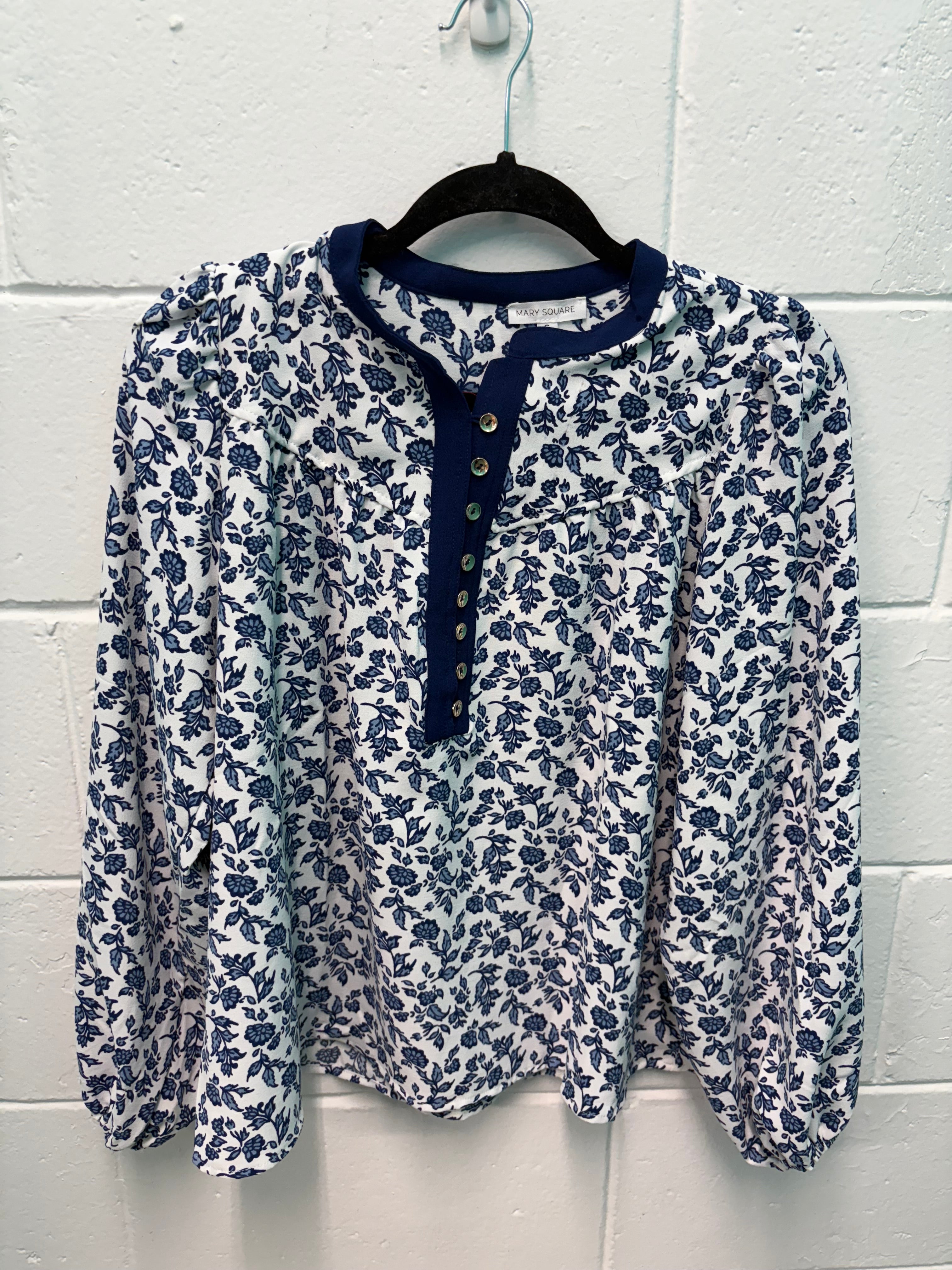 Mary Square Brianna ivy script Top