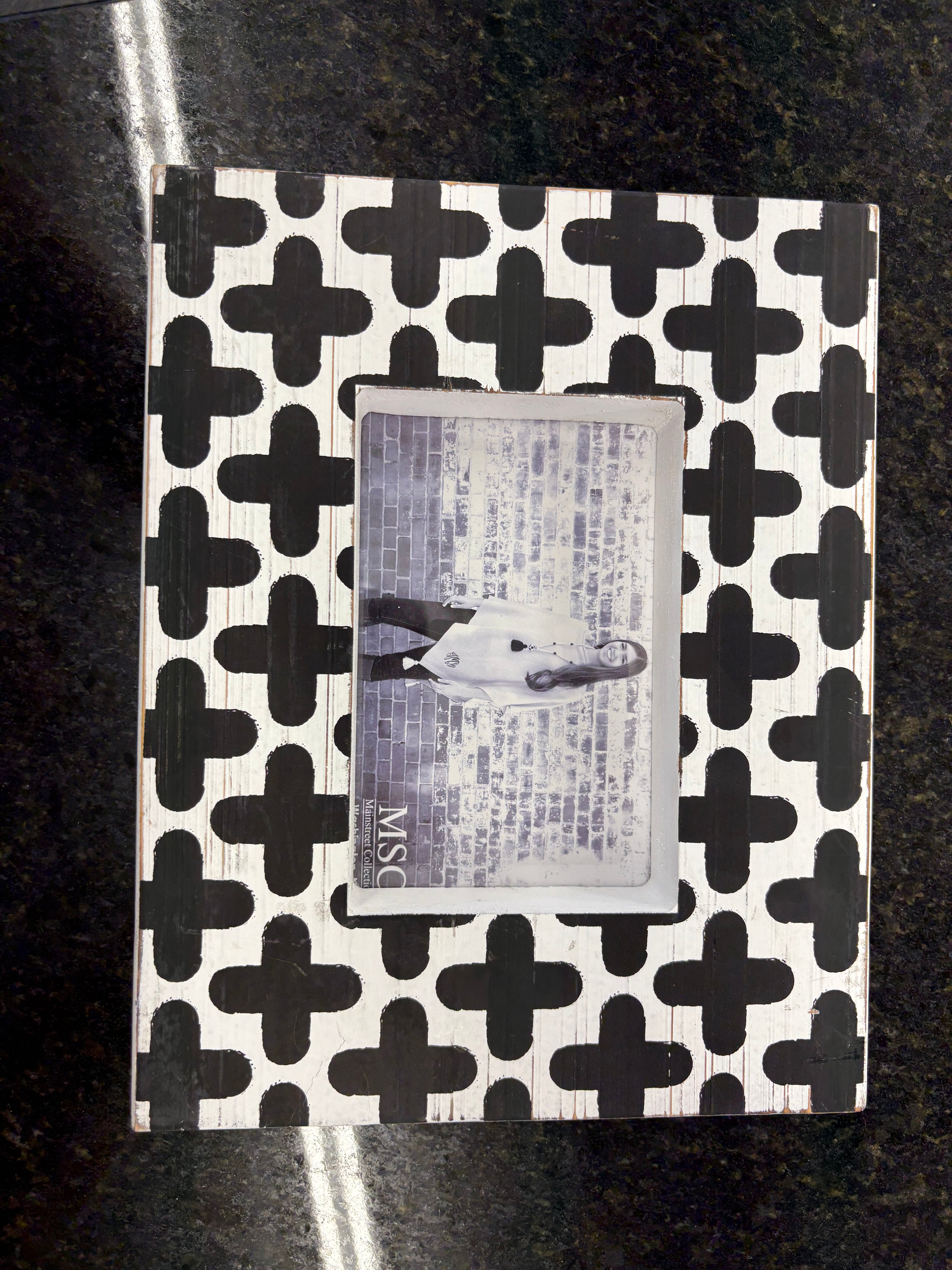 MSC Black White Wood Clover Photo Frame