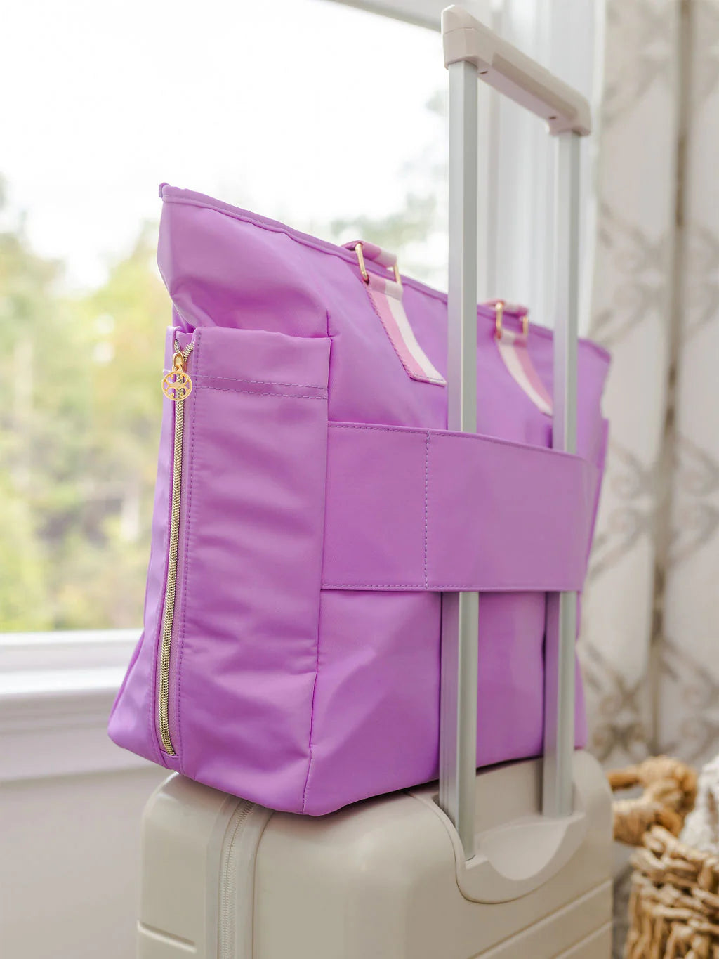 Mary Square on the go tote