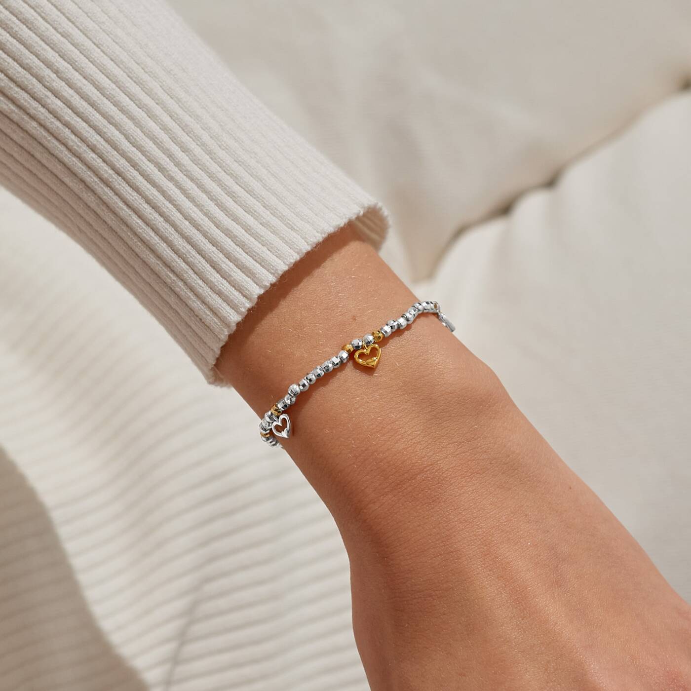 A Littles & Co Wonderful Mom Stretch Bracelet